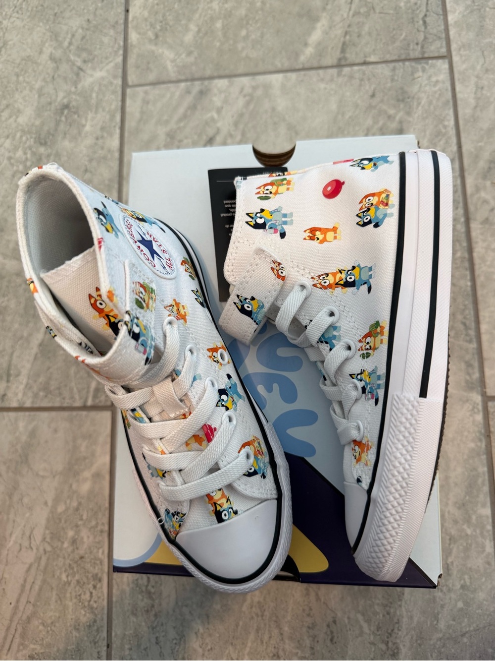 New boys girlConverse sz 13White High-Top Sneakers Bluey Cartoon Print
